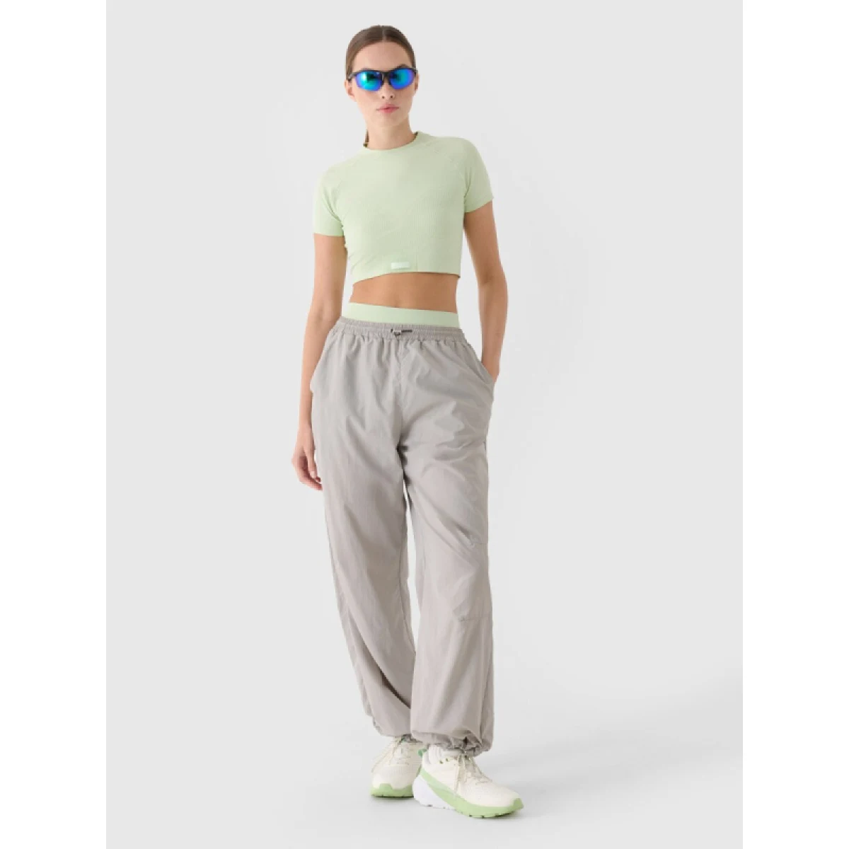Dámske tréningové kraťasy 4F SHORT TIGHTS FNK F055-RAW24TFSTF055-47S-MINT · záber 5