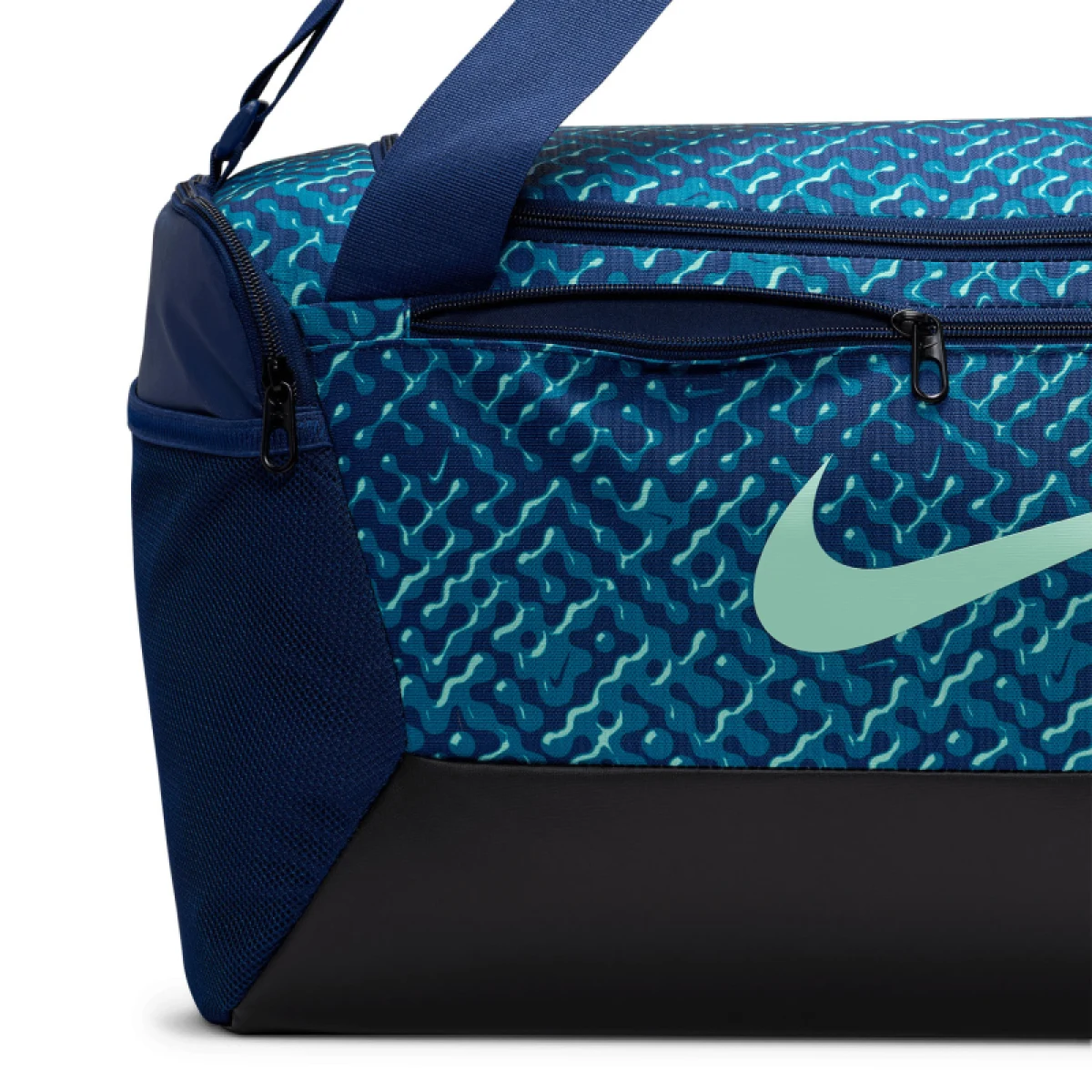 Cestovná taška NIKE NK BRSLA S DUFF - 9.5 AOP FA25 · záber 5