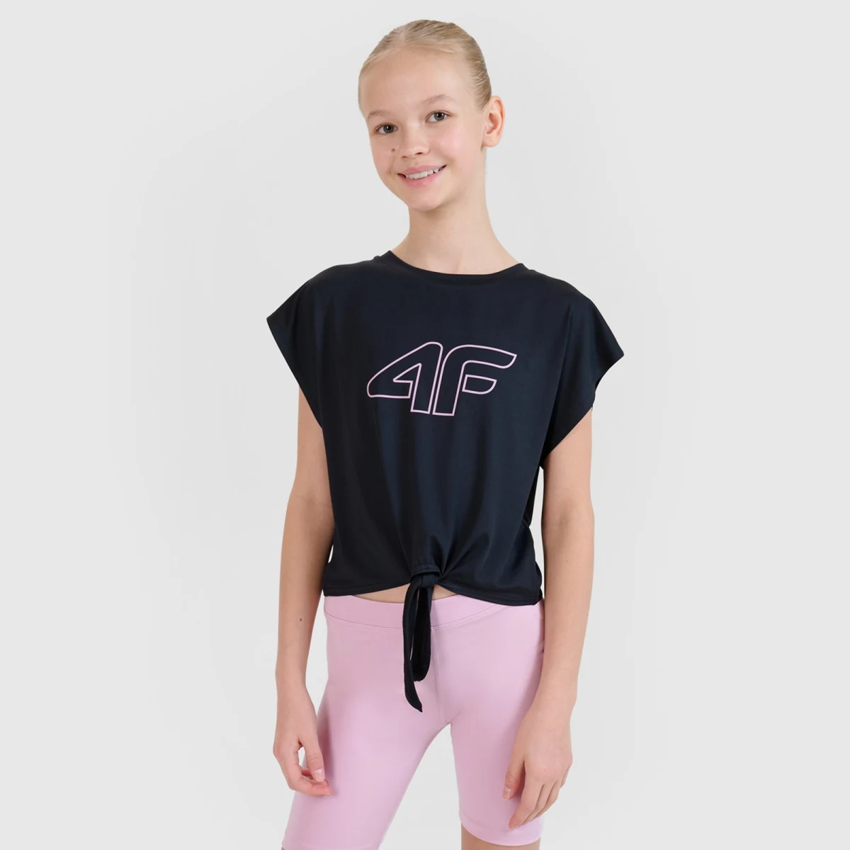Dívčí tréninkové tričko s krátkým rukávem 4F JUNIOR TSHIRT FNK F1184-20S-DEEP BLACK · záber 1
