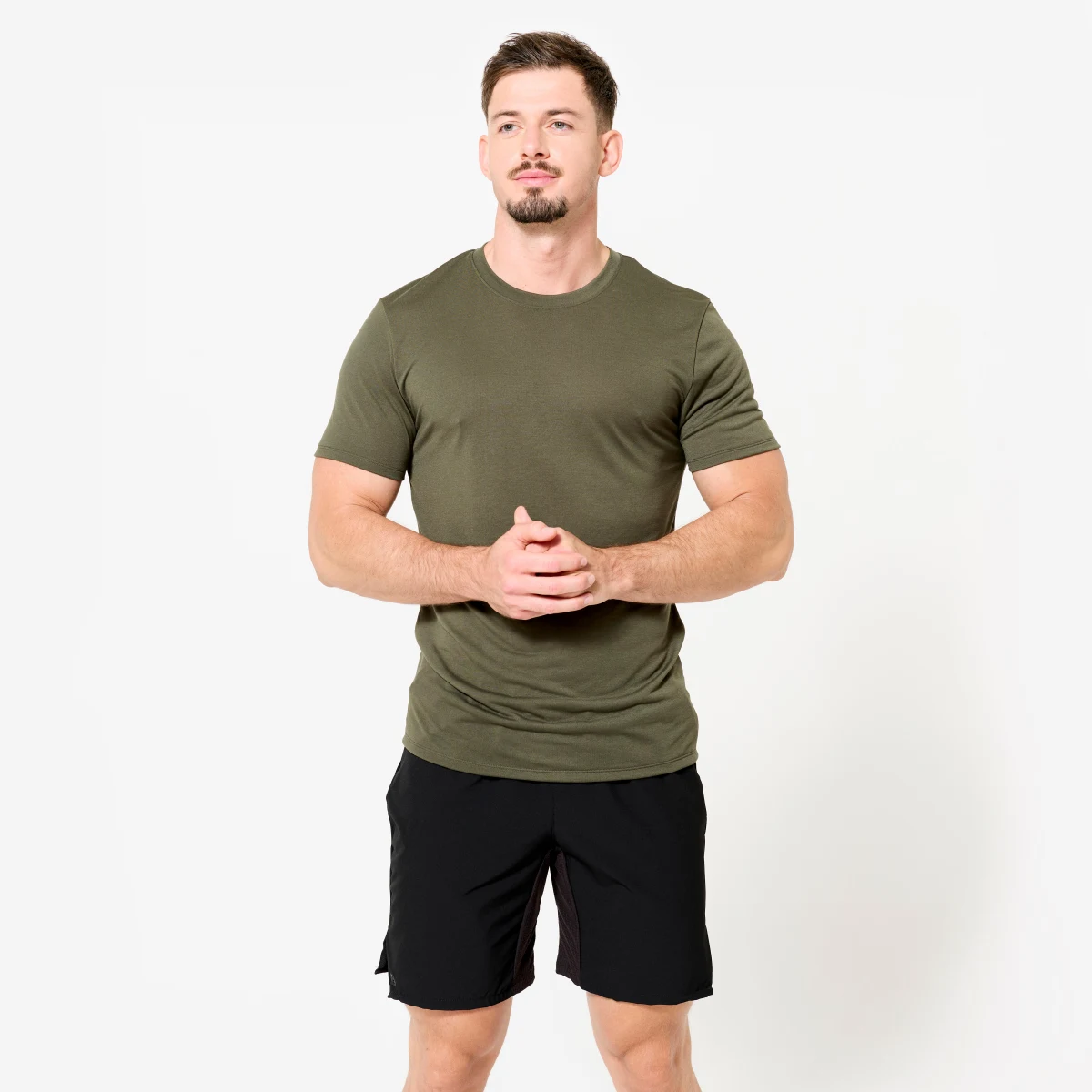 DOMYOS Pánske fitness tričko strih slim kaki S · záber 1
