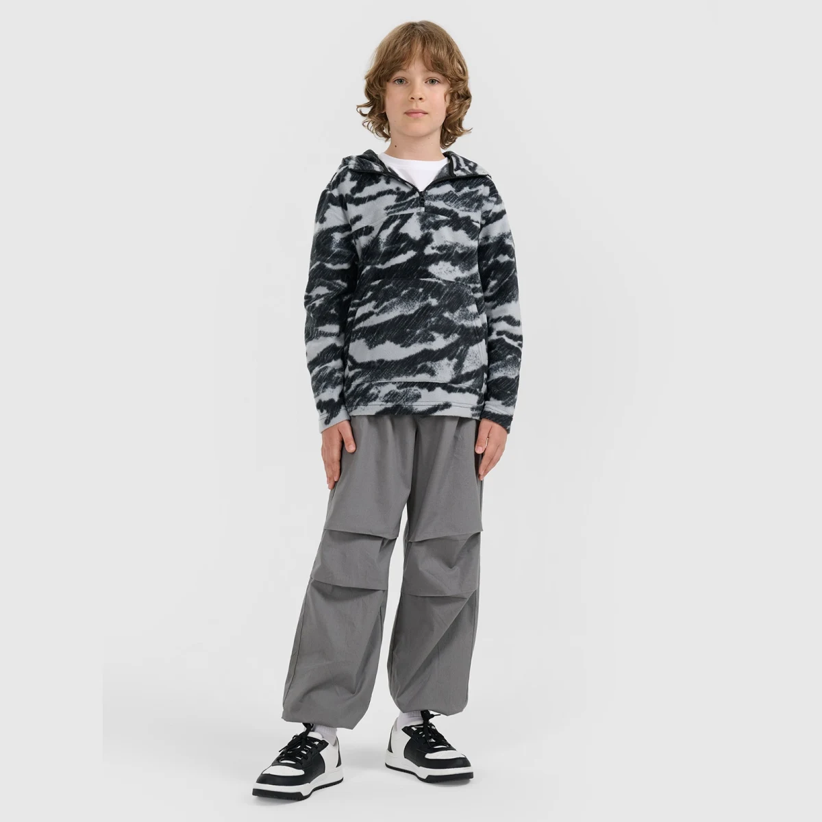 Chlapecká regular fleecová mikina s kapucí - multicolor · záber 2