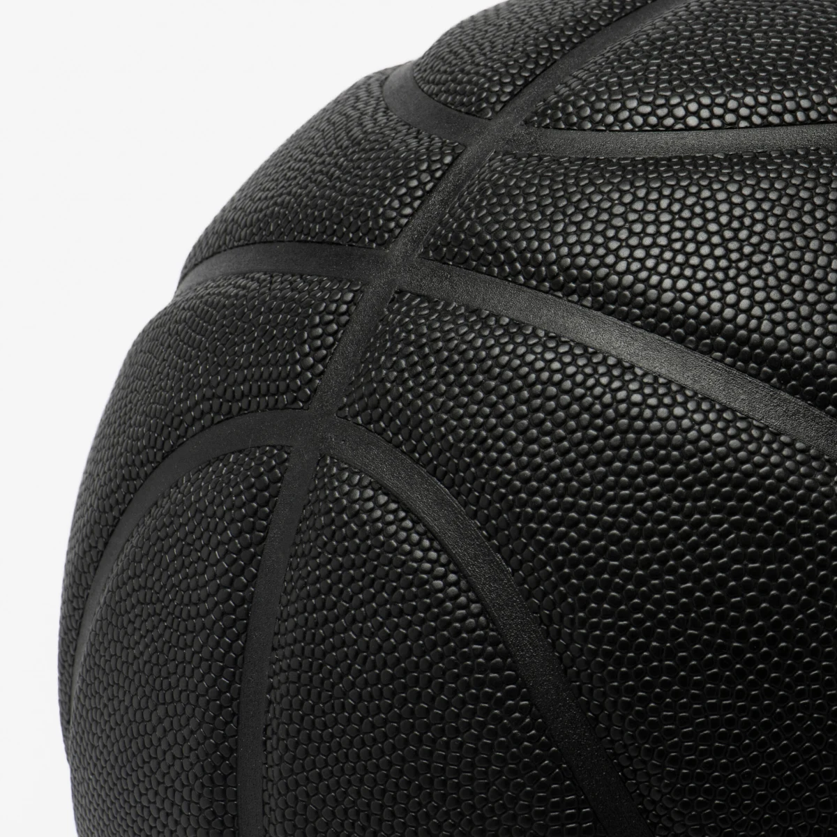KIPSTA Basketbalová lopta GRIP MATCH veľ. 7 čierno-strieborná bez · záber 2