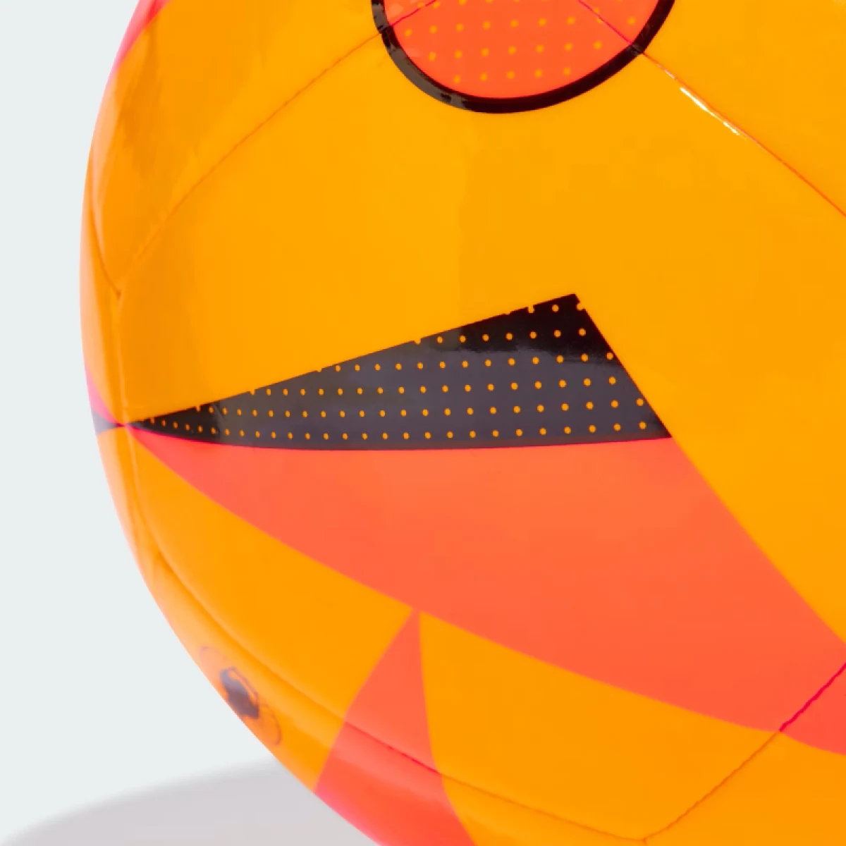 Fotbalový míč ADIDAS EURO24 CLB SOGOLD SOLRED BLACK · záber 3