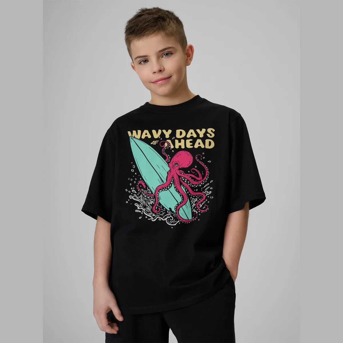 T-shirt loose s potiskem chlapecký - černý · záber 1