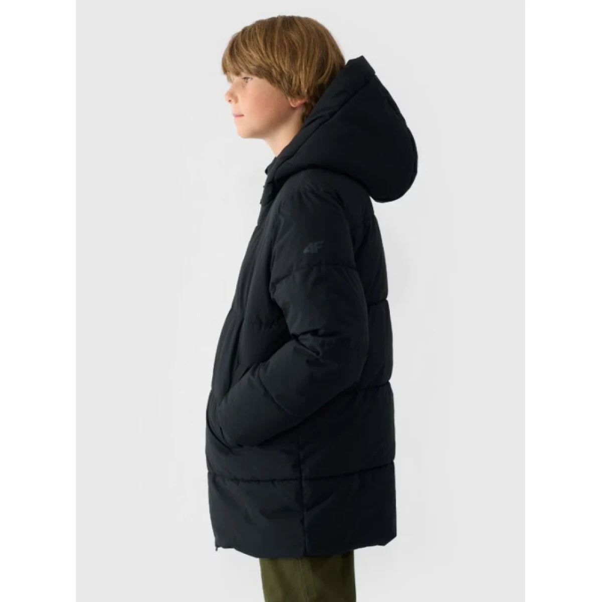Chlapecká bunda 4F JUNIOR DOWN JACKET-JWAW24TDJAM464-20S-DEEP BLACK · záber 3