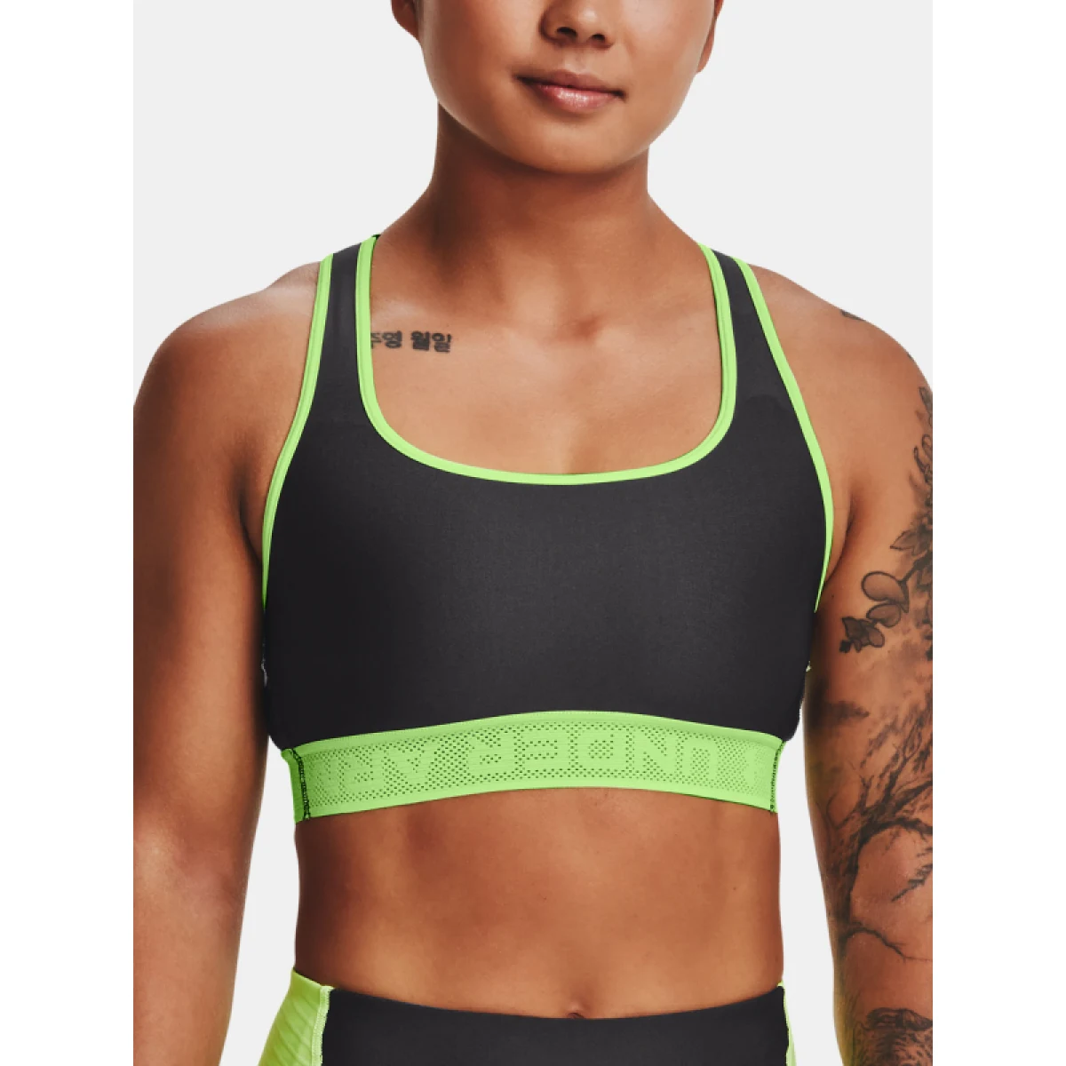 Kompresní podprsenka UNDER ARMOUR UA Crossback Mid Solid NE-GRY · záber 2
