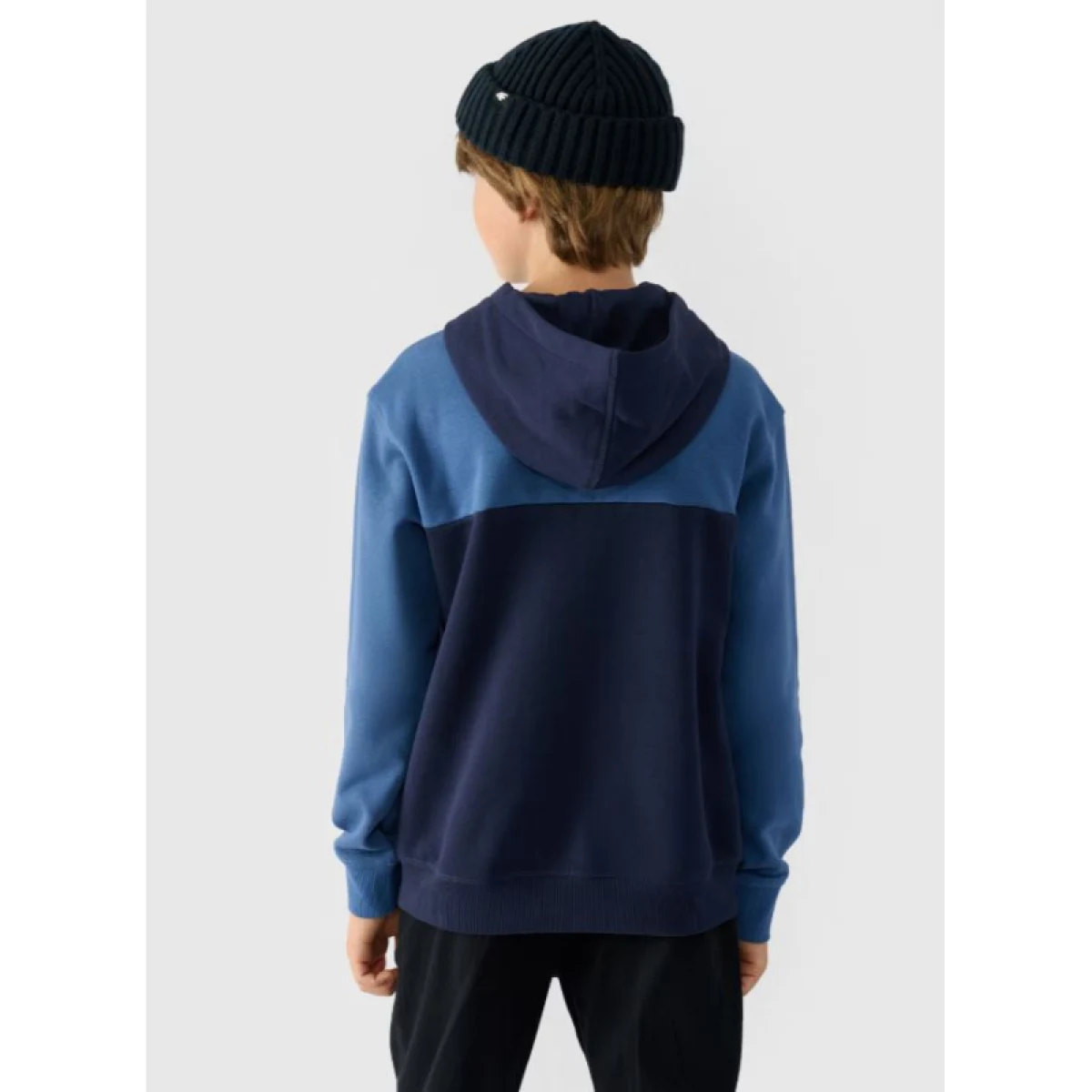 Chlapecká mikina s kapucí 4F JUNIOR SWEATSHIRT-JWAW24TSWSM1222-30S-DARK BLUE · záber 3
