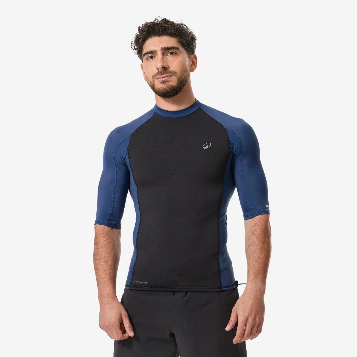 DECATHLON Pánske lykrovo-neoprénové termo tričko s UV ochranou na surf s krátkym rukávom S · záber 1