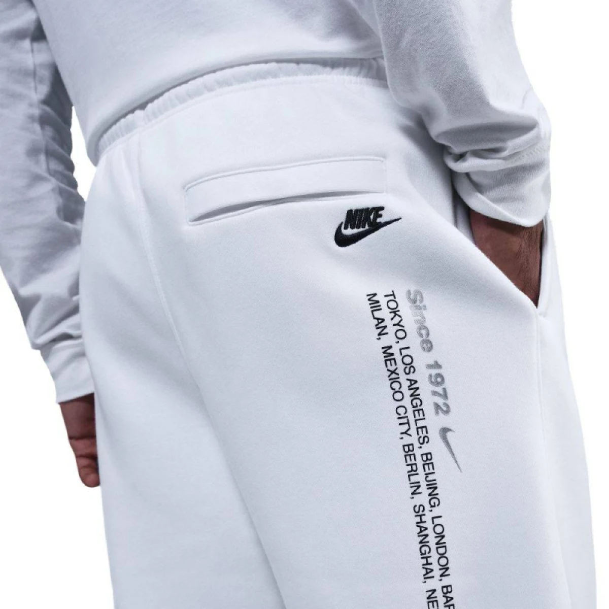 Pánske tepláky NIKE M NK CLUB BNGEE PNT SWSH SPRT WHITE METALLIC SILVER · záber 5
