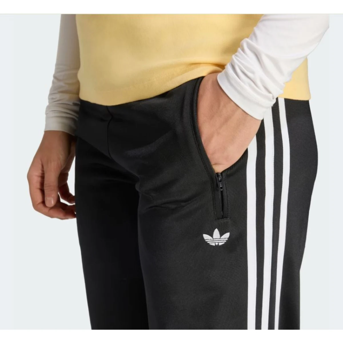 Dámske tepláky ADIDAS ORIGINALS SMOCKED FB TP BLACK · záber 3