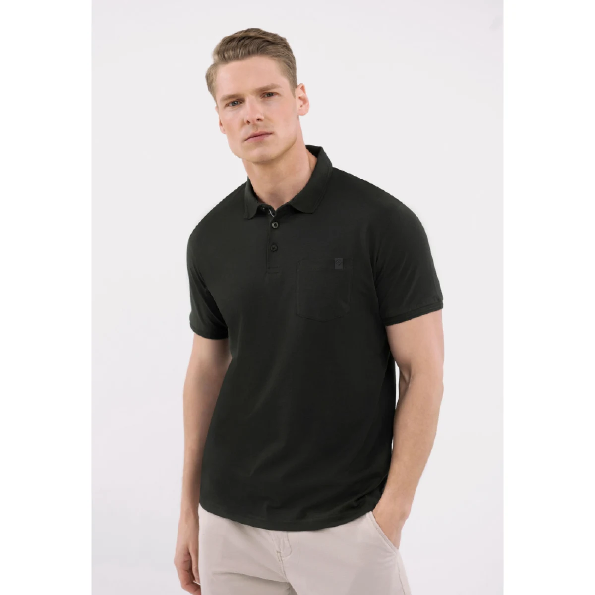 Pánské polo tričko s krátkým rukávem VOLCANO O-DRAGO-700-BLACK · záber 2