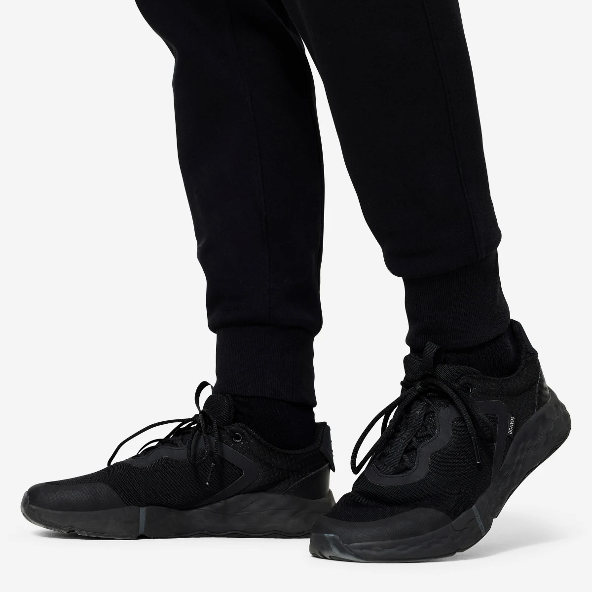 DOMYOS Pánske slim tepláky na cvičenie čierne S (W30 L33) · záber 2