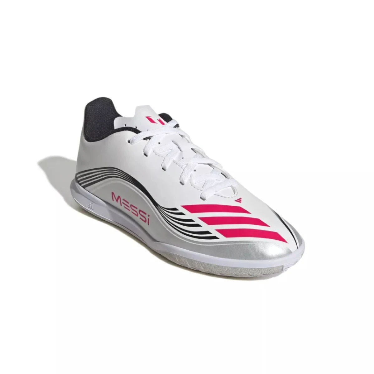 Chlapčenské futbalové kopačky halové ADIDAS F50 Messi Club Jr IC cloud white lucid red silver metallic · záber 2