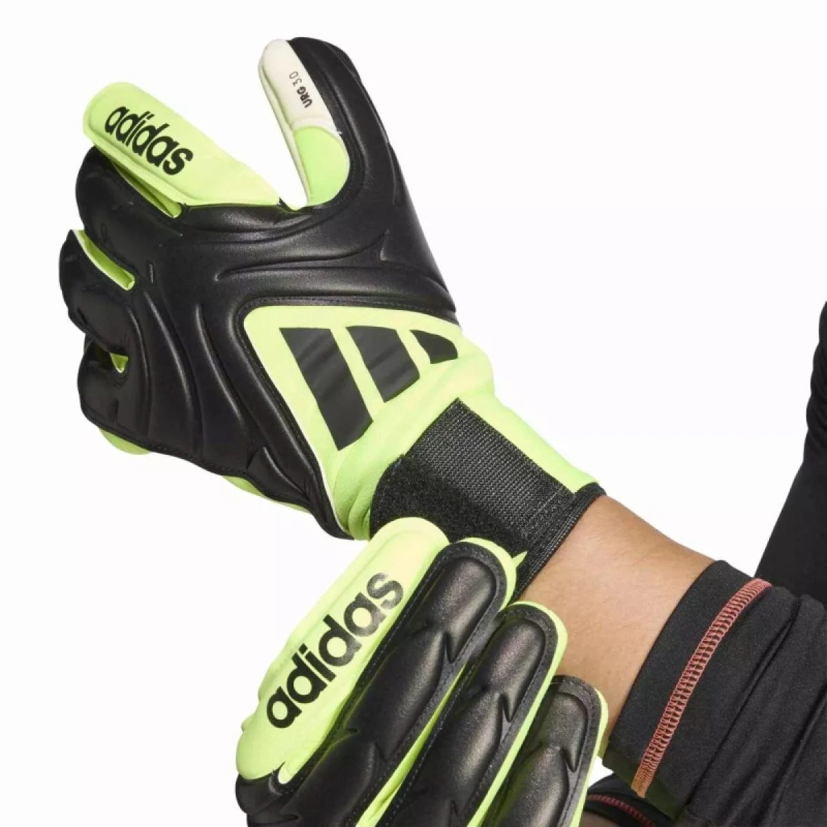 Pánske futbalové brankárske rukavice ADIDAS COPA GL LGE BLACK BLACK LUCLEM · záber 3