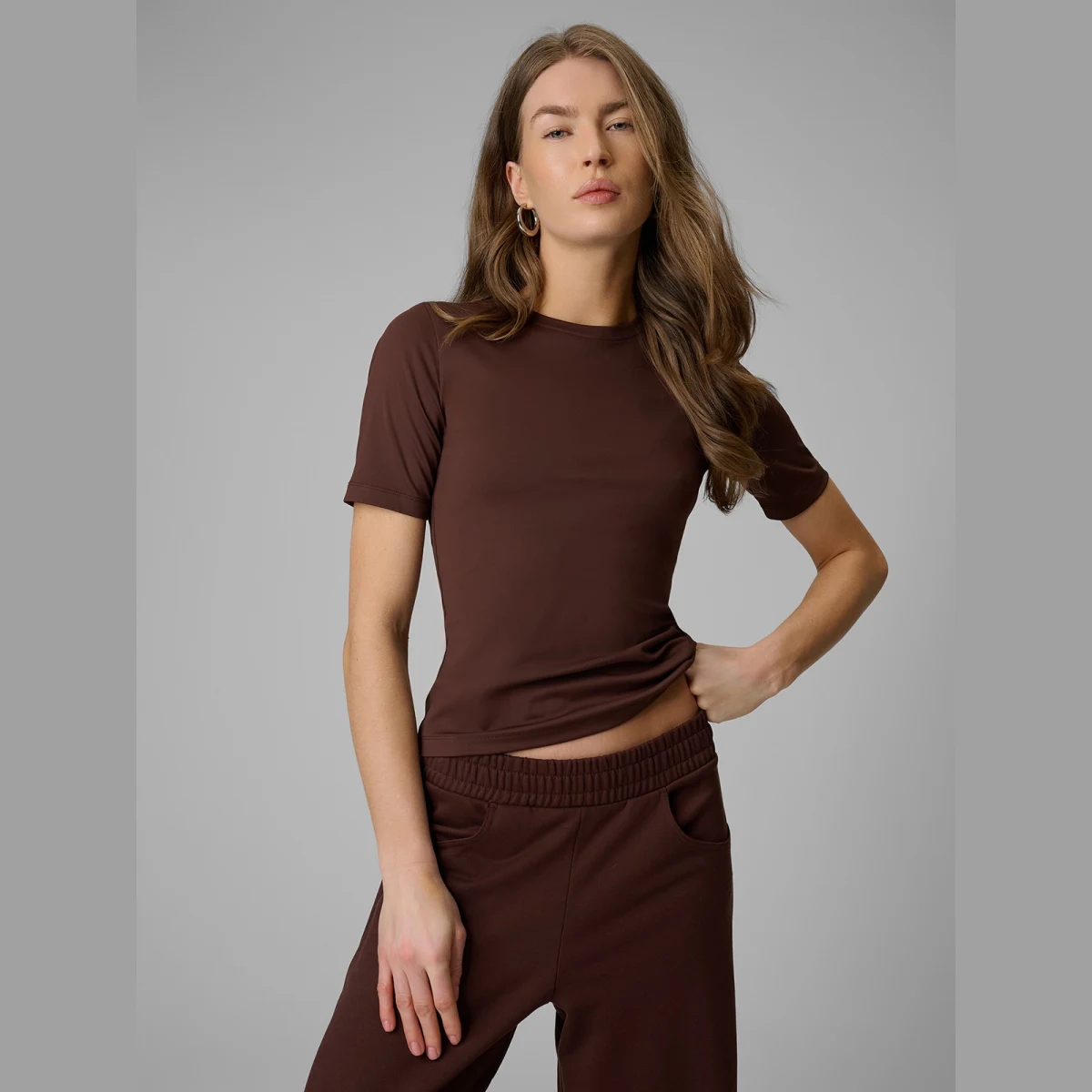 T-shirt slim hladký dámský - hnědý · záber 1