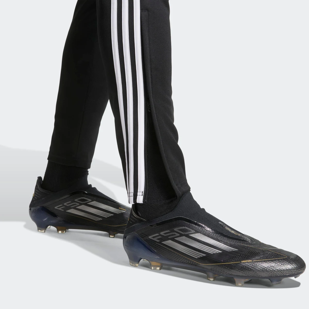 ADIDAS ADIDAS Tiro 24 tréningové nohavice čierno-fialové XL · záber 2