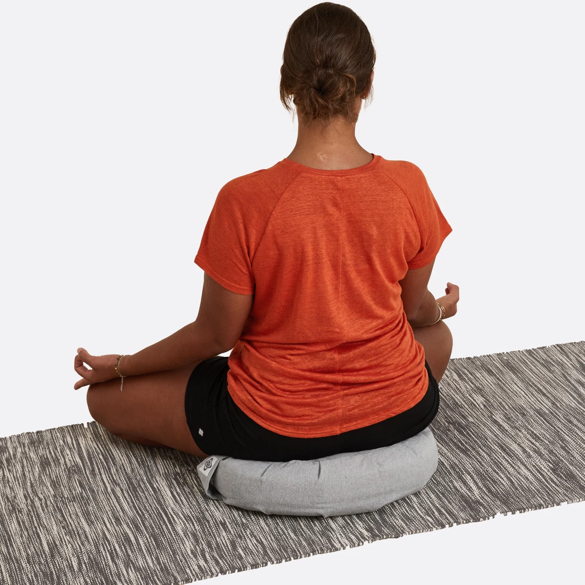 KIMJALY Polkruhový vankúš na jogu a meditáciu sivý bez · záber 2