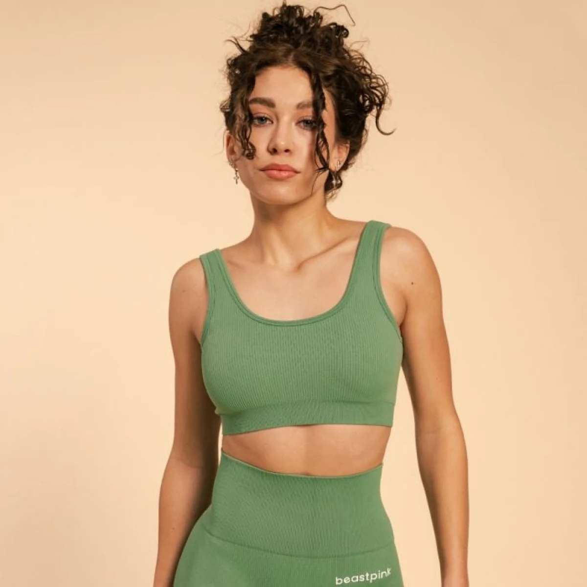 Спортен бралет Hyper Olivine - BeastPink · záber 1