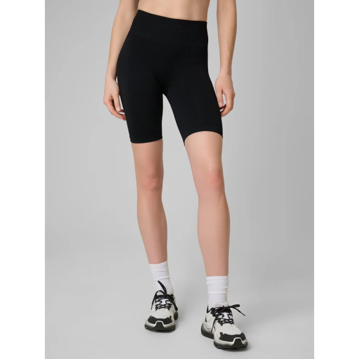 Dámské tréninkové kraťasy 4F SHORT TIGHTS FNK F109-20S-DEEP BLACK · záber 2