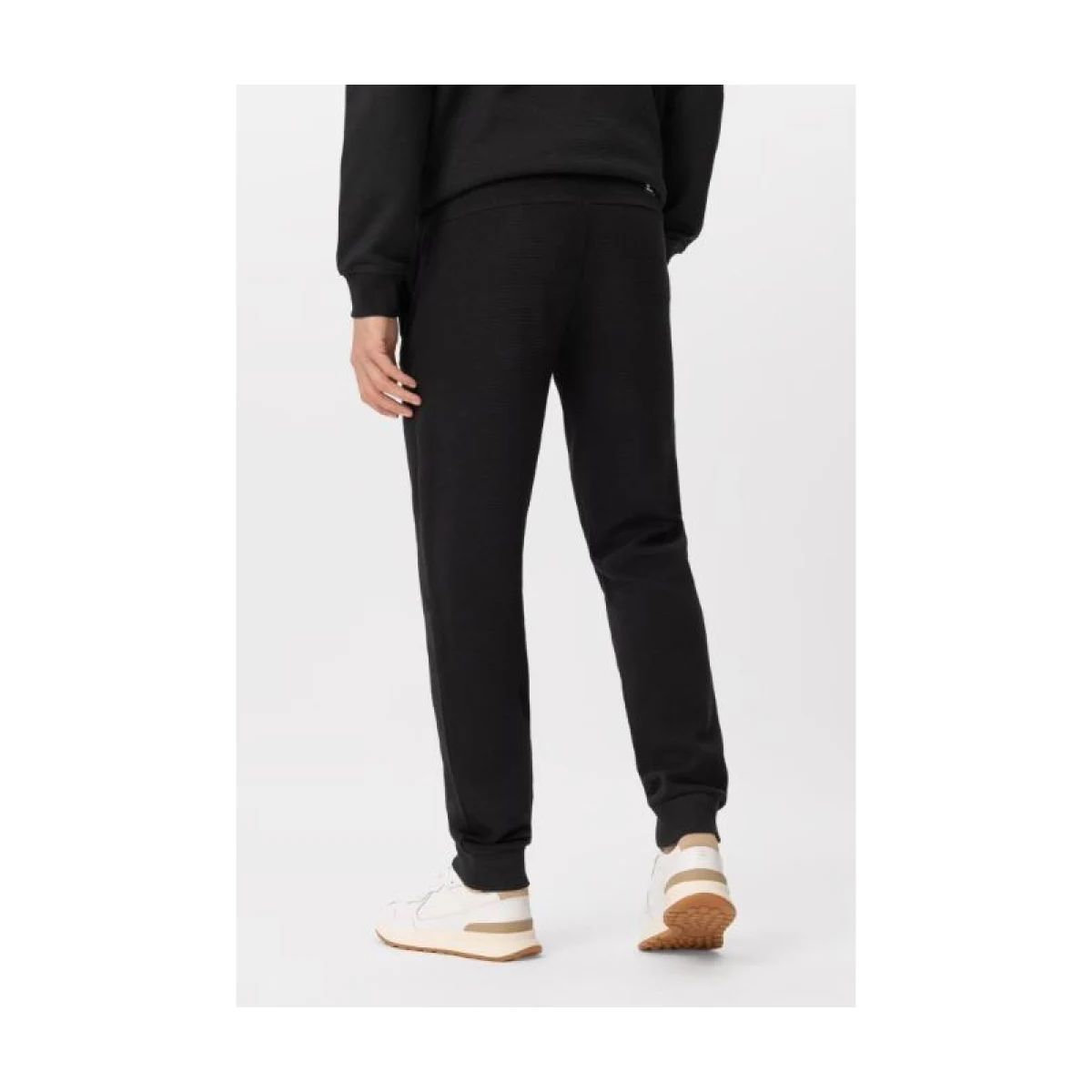 Pánske tepláky VOLCANO N-GON 700-BLACK · záber 2