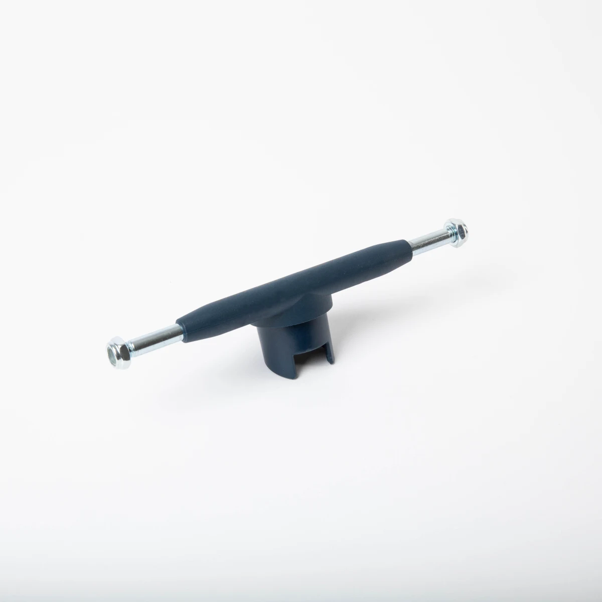 DECATHLON Truck na skateboard Play 100 bez · záber 1
