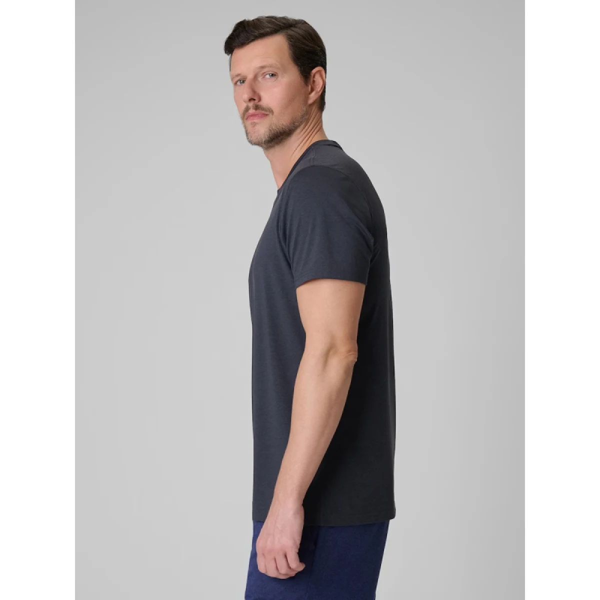 Pánské tréninkové tričko s krátkým rukávem 4F TSHIRT FNK M2140-21M-BLACK MELANGE · záber 3