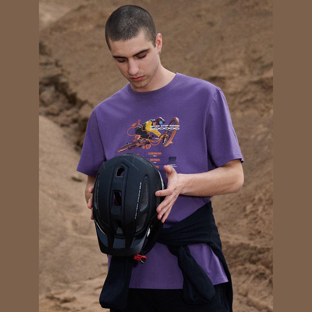 T-shirt relaxed s potlačou pánsky - fialový · záber 1