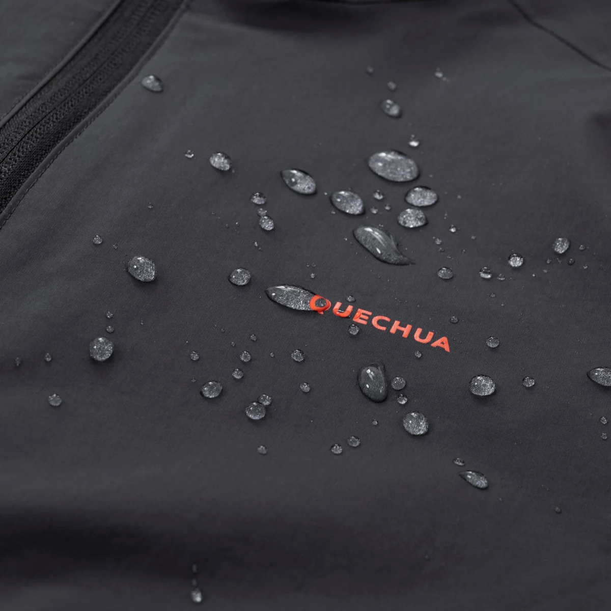 QUECHUA Detská turistická nepremokavá bunda MH500 7-15 rokov sivo-červená 14-15 r (160-166 cm) · záber 2