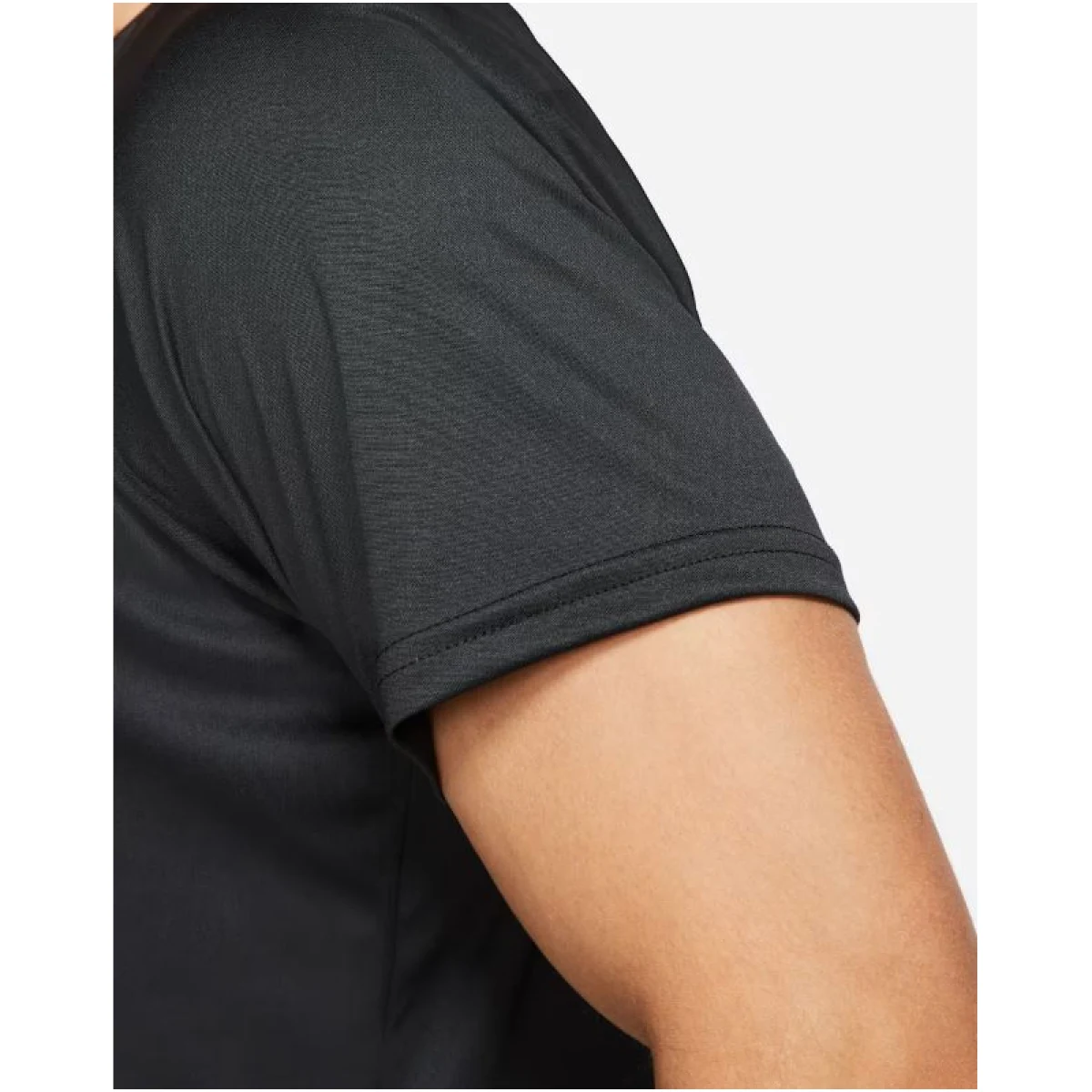 Pánské tričko s krátkým rukávem NIKE ESSENTIAL BLACK · záber 5