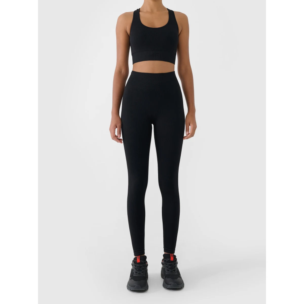 Dámske legíny 4F TIGHTS FNK F420-20S-DEEP BLACK · záber 4