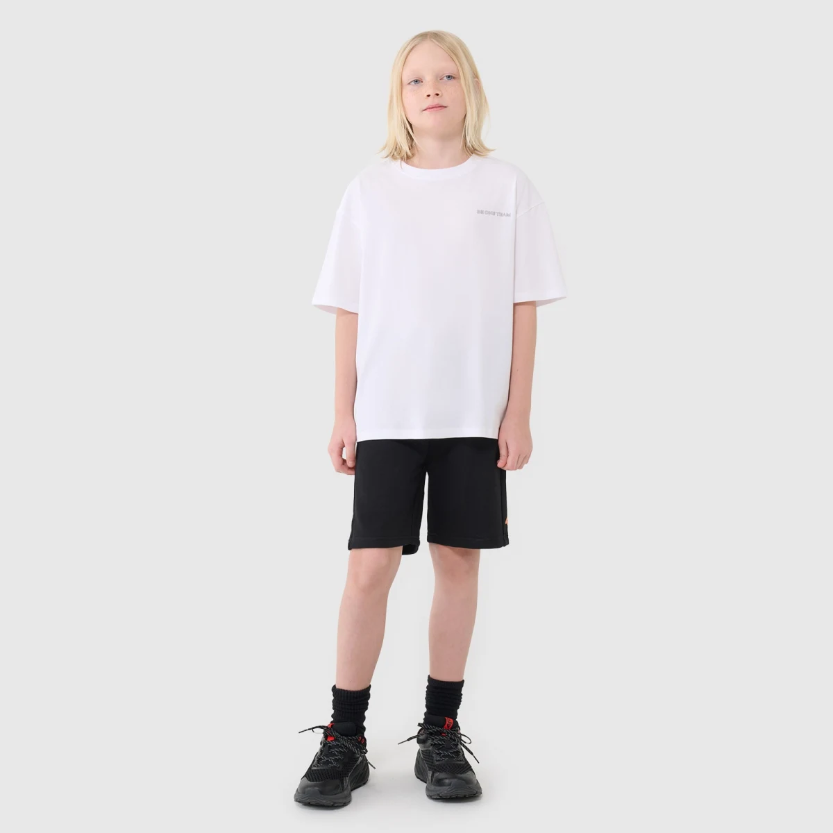 Chlapecké teplákové kraťasy 4F JUNIOR SHORTS CAS M600-20S-DEEP BLACK · záber 7
