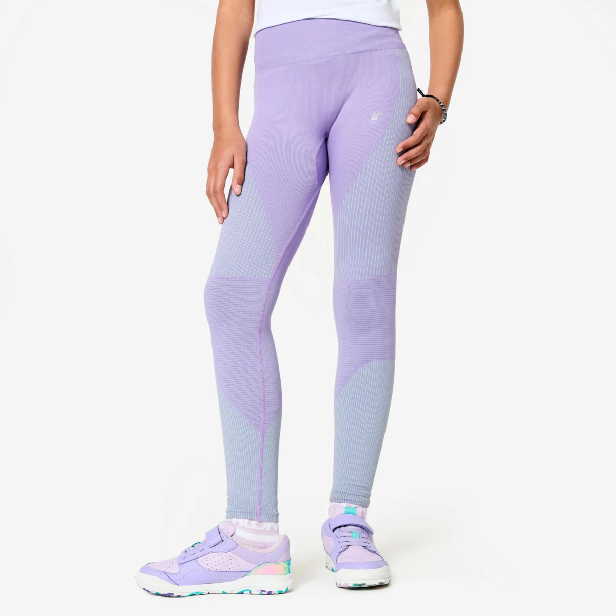 DECATHLON Dievčenské bezšvové legíny na fitness ružovo-zelené 7-8 r (123-130 cm) · záber 1