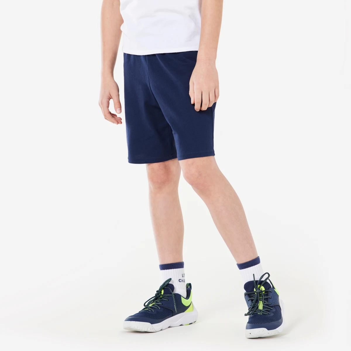DOMYOS Chlapčenské šortky 100 na cvičenie námornícke modré 14-15 r (161-172 cm) · záber 1