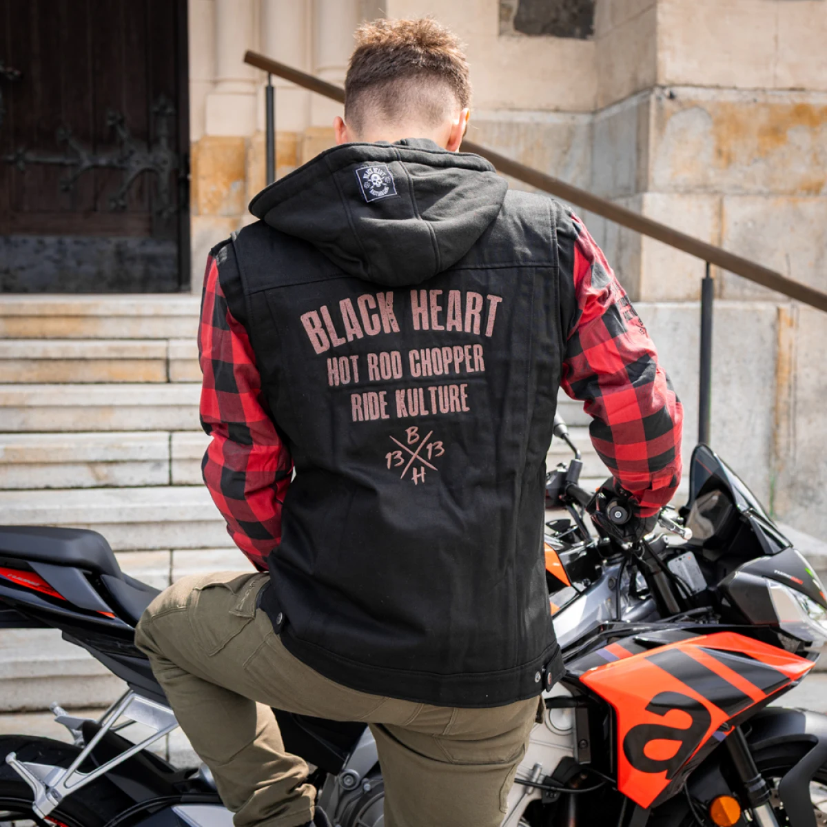 W-TEC Black Heart Radikaal červeno-čierna - 3XL - Veľkosť: 3XL | Farba: čierna · záber 4