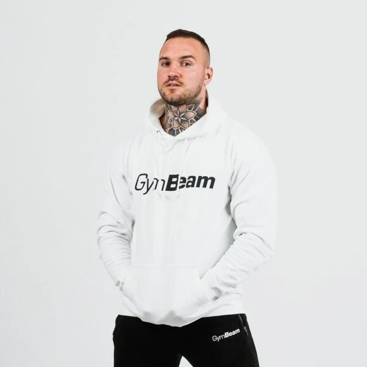 GymBeam Mikina PRO Hoodie White - Velikost: S | Barva: biela | Hmotnost: 0,45 kg | Balení: 24 · záber 2