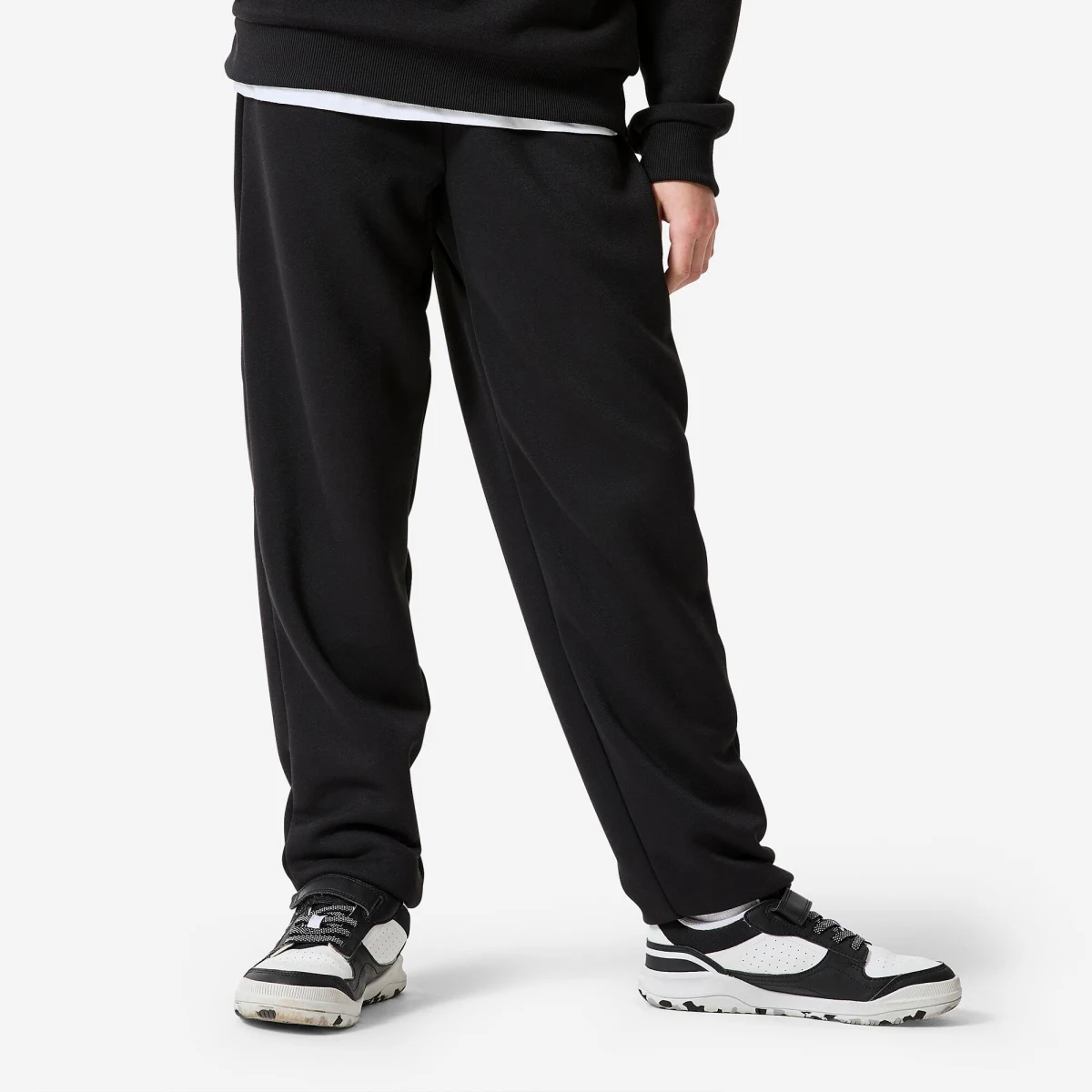 DECATHLON Detské hrejivé tepláky z moltonu čierne 10-11 r (141-150 cm) · záber 1
