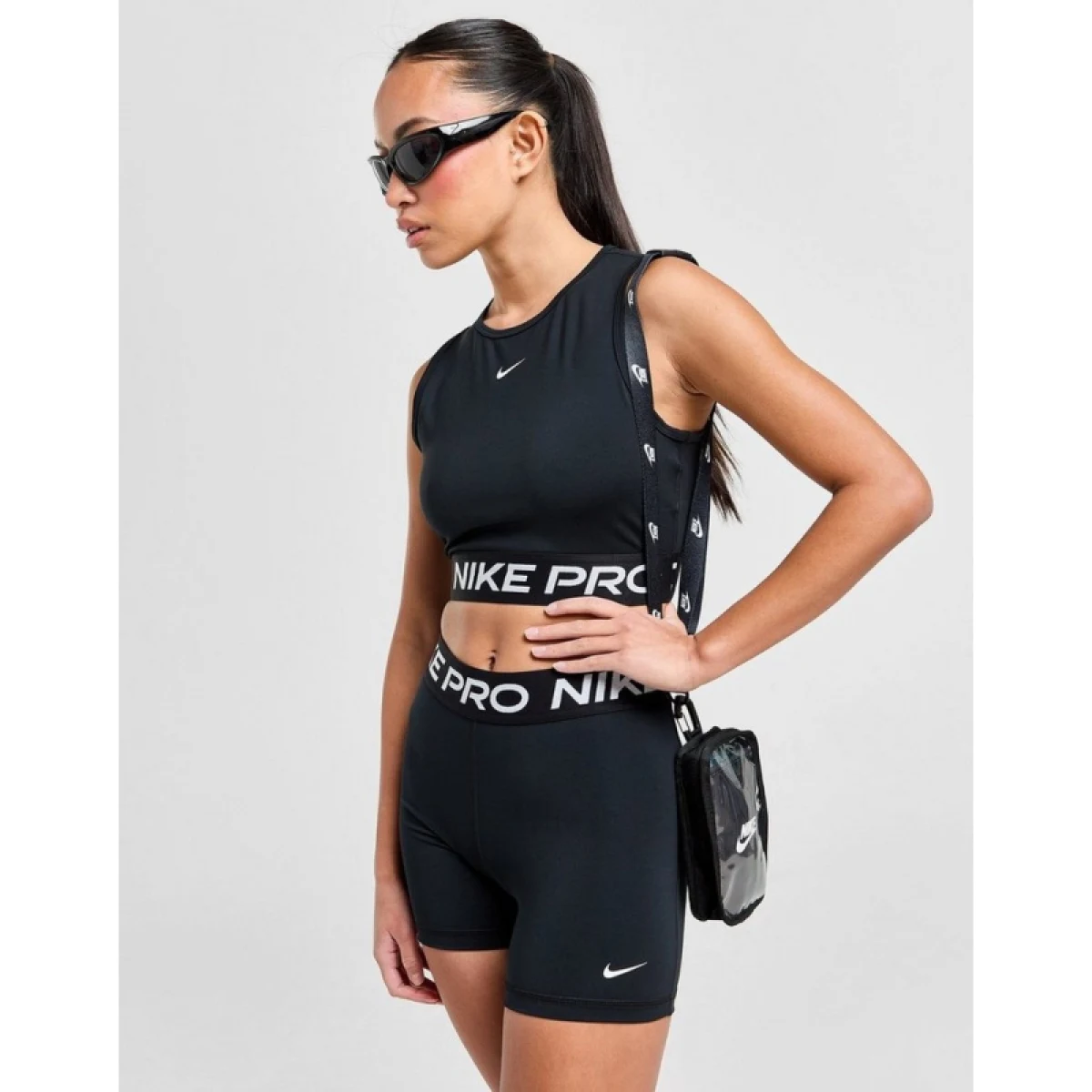 Dámské tréninkové tričko s krátkým rukávem NIKE DF 365 CROP TANK-010 BLACK WHITE · záber 4