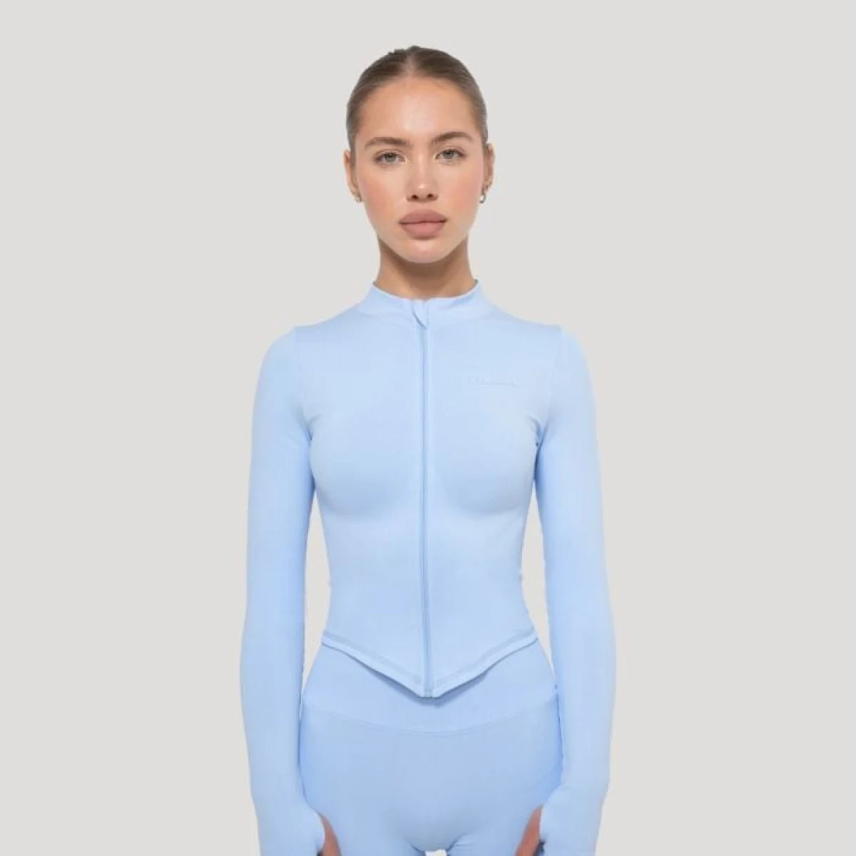 Дамски спортен топ Luma Baby Blue - GymBeam - Размер: L | Тегло: 0,267 g | Опаковка: 90 · záber 1