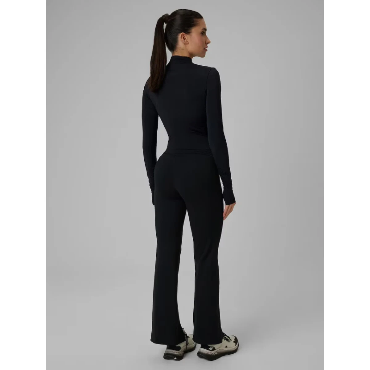 Dámske legíny 4F TIGHTS FNK F405-20S-DEEP BLACK · záber 5