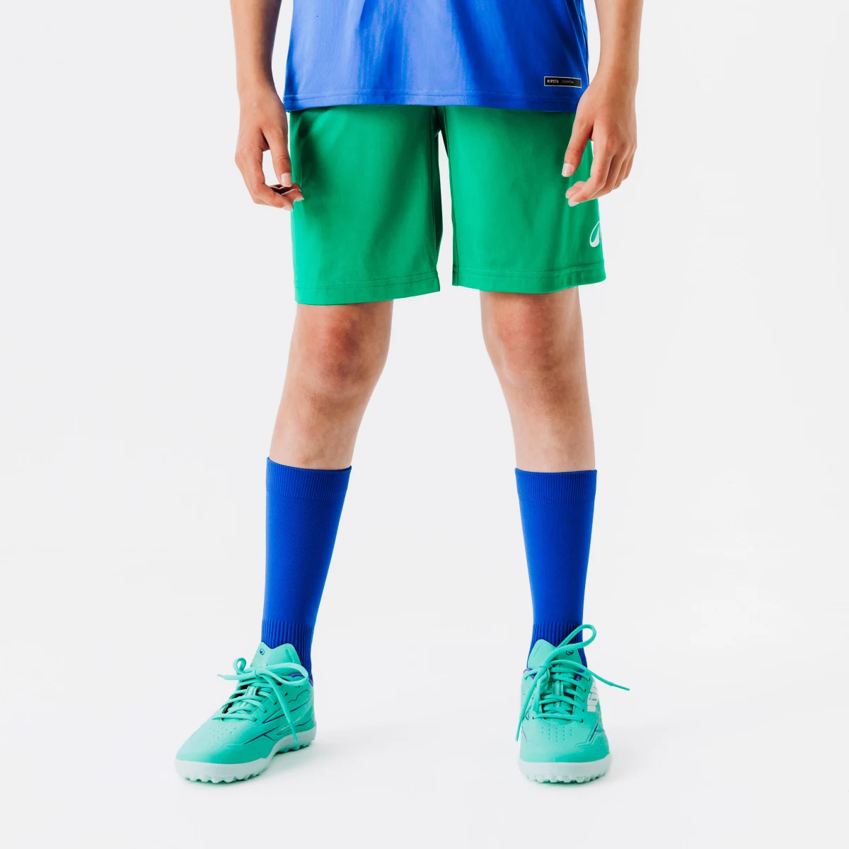 KIPSTA Detské futbalové šortky Essentiel zelené 5-6 r (113-122 cm) · záber 1