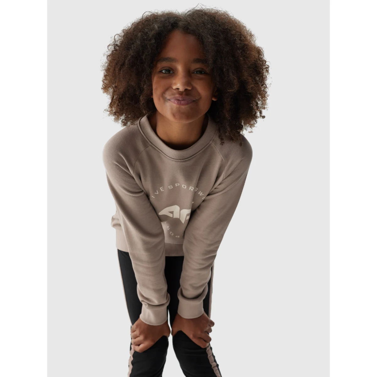 Dívčí mikina 4F JUNIOR SWEATSHIRT-JAW23TSWSF637-83S-BEIGE · záber 4
