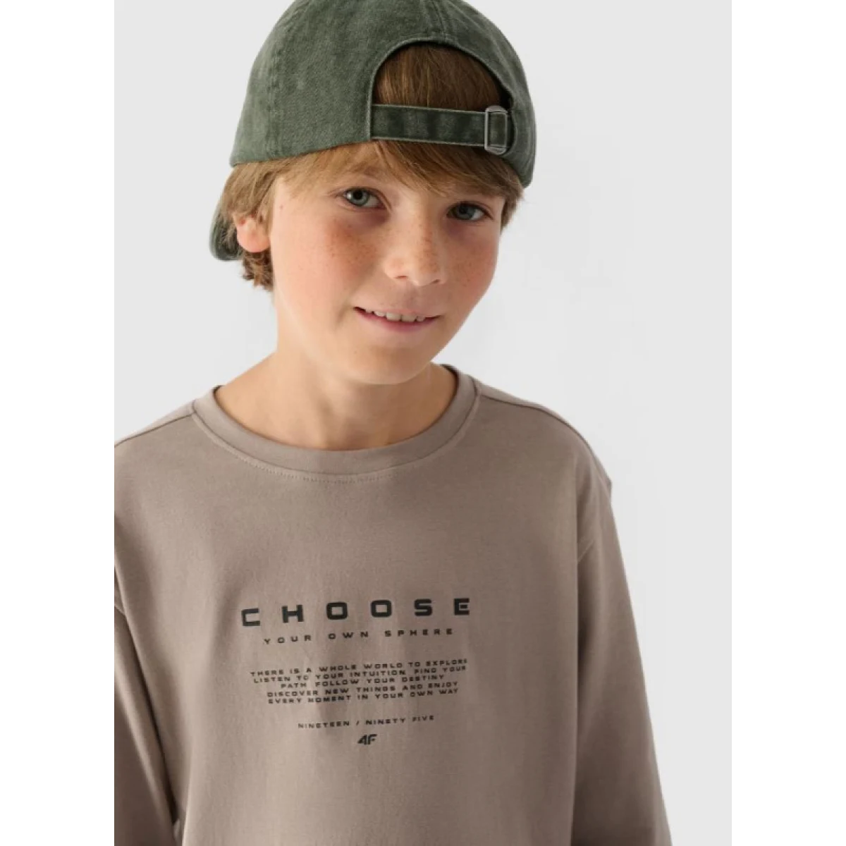 Chlapecké tričko s dlouhým rukávem 4F JUNIOR LONGSLEEVE-JWAW24TLONM294-26S-WARM LIGHT GREY · záber 2