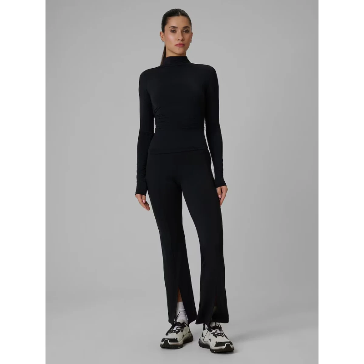 Dámské tréninkové tričko s dlouhým rukávem 4F LONGSLEEVE FNK F502-20S-DEEP BLACK · záber 5