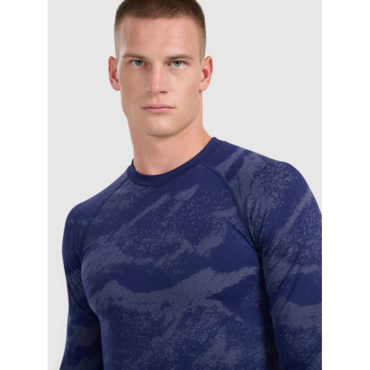 Pánské termo tričko s dlouhým rukávem 4F SEAMLESS UNDERWEAR M227-WAW25USEAM227-32A DENIM ALLOVER · záber 2