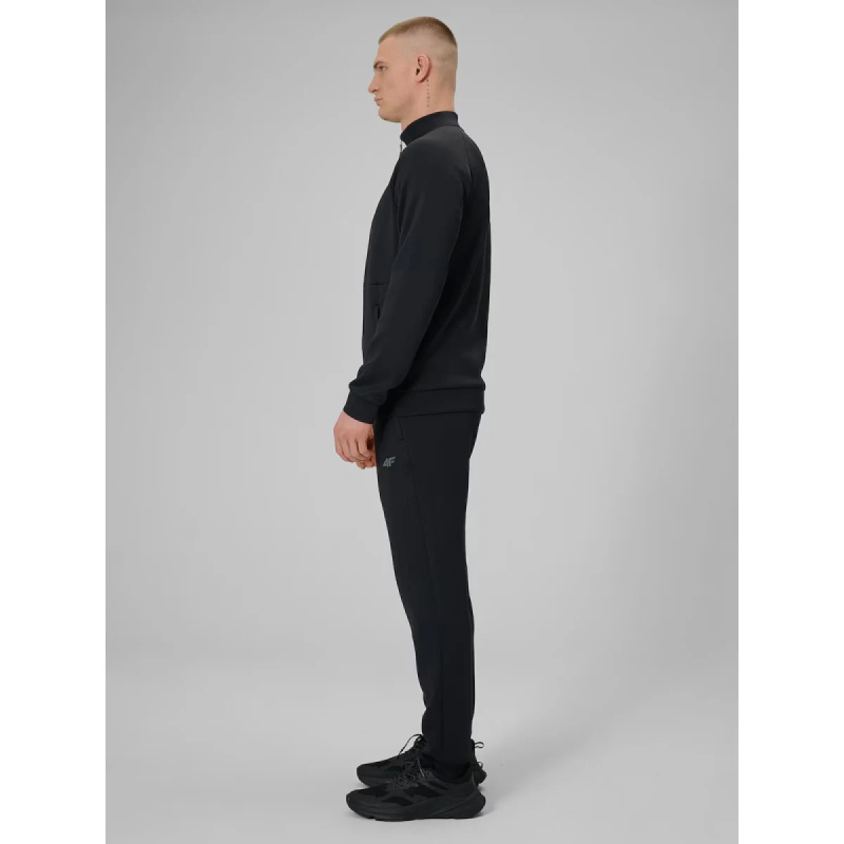 Pánske bežecké nohavice 4F TROUSERS FNK M1033-20S-DEEP BLACK · záber 5
