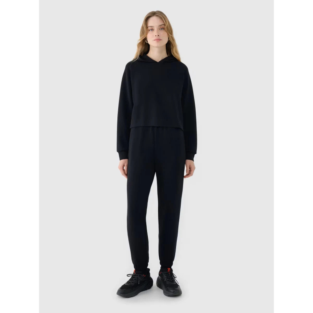 Dámská mikina s kapucí 4F SWEATSHIRT F1562-20S-DEEP BLACK · záber 3