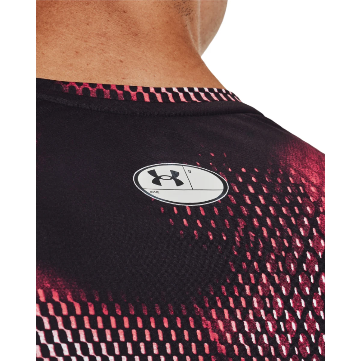 Pánské kompresní tričko s krátkým rukávem UNDER ARMOUR UA IsoChill Prtd Comp SS-BLK-1374077-001 · záber 3