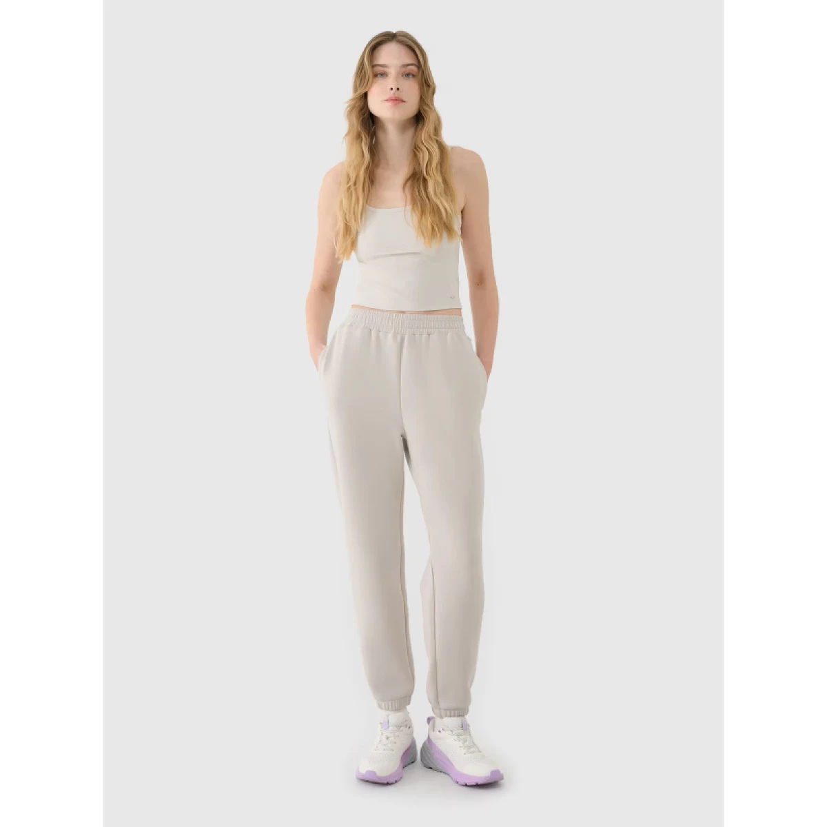 Dámské tepláky 4F TROUSERS CAS F1010-83S-BEIGE · záber 4