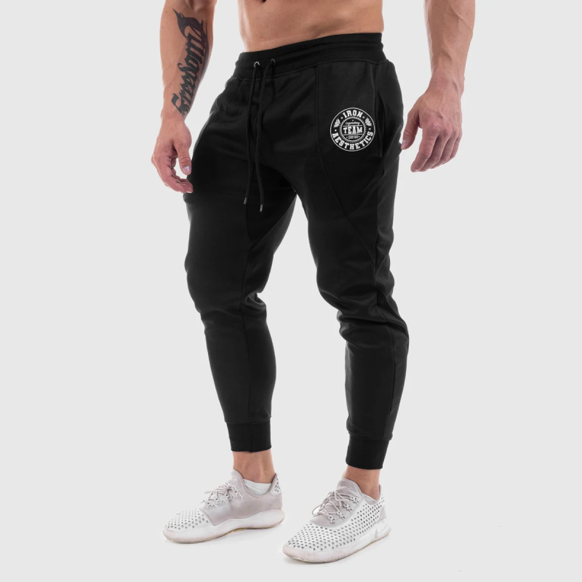 Jogger tepláky Iron Aesthetics Circle Star, čierne · záber 1