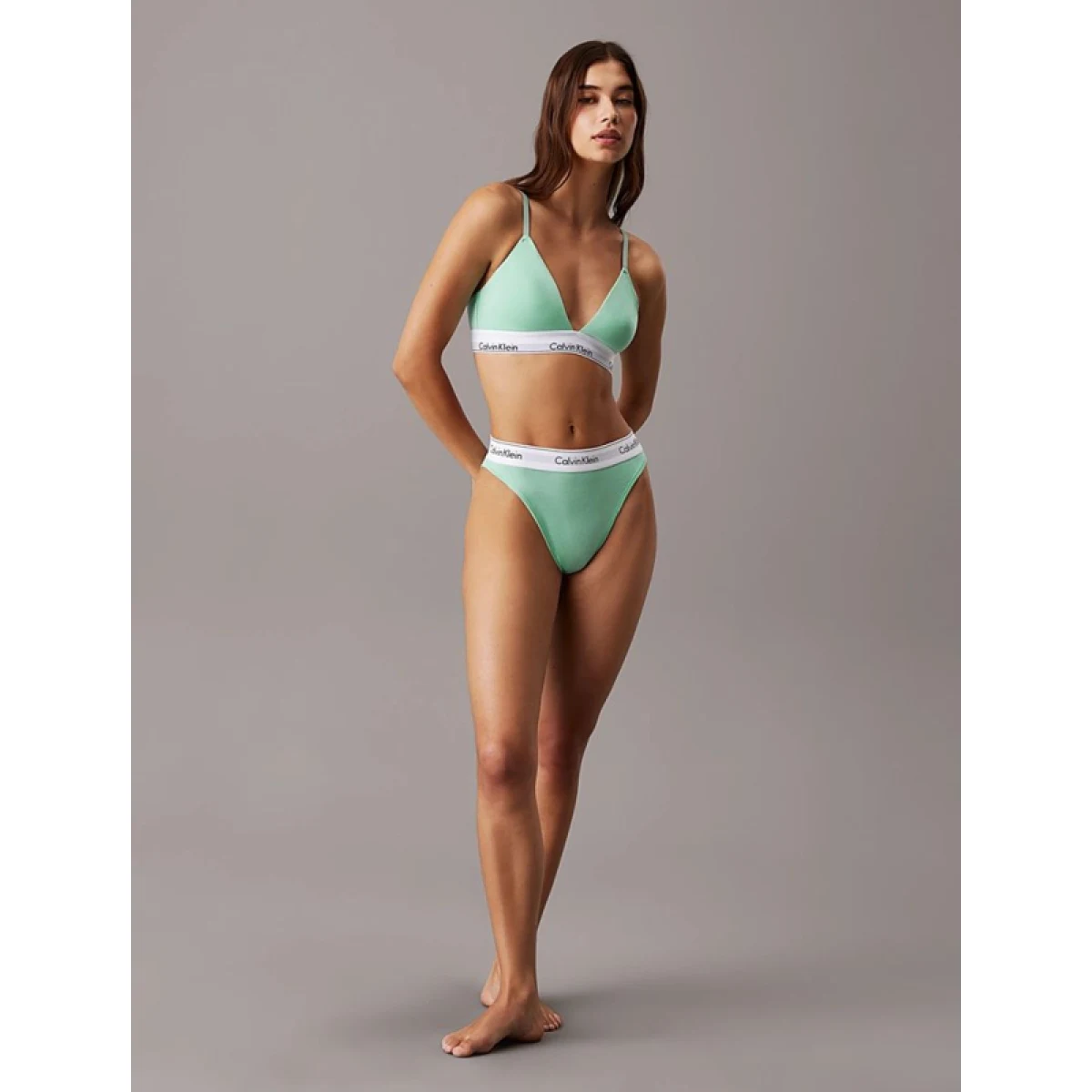 Dámske nohavičky CALVIN KLEIN HIGH LEG TANGA · záber 4